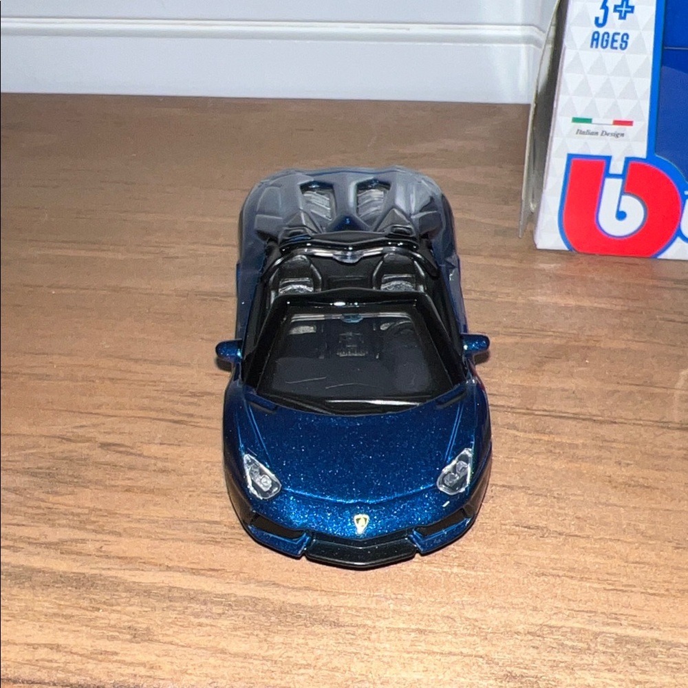 Bburago Street Fire 1/43 Navy Blue Lamborghini Die-Cast Toy Car - Picture 5 of 10